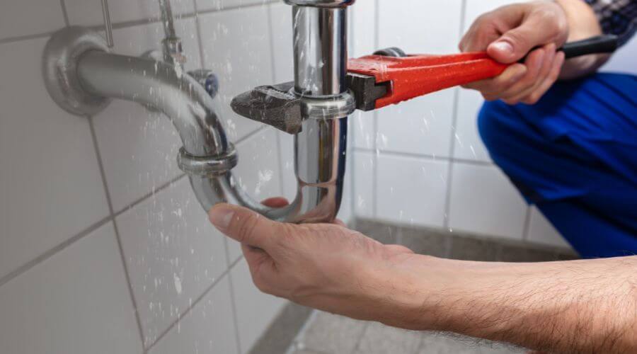 Expert burst pipe repair services in Spring Valley, IL